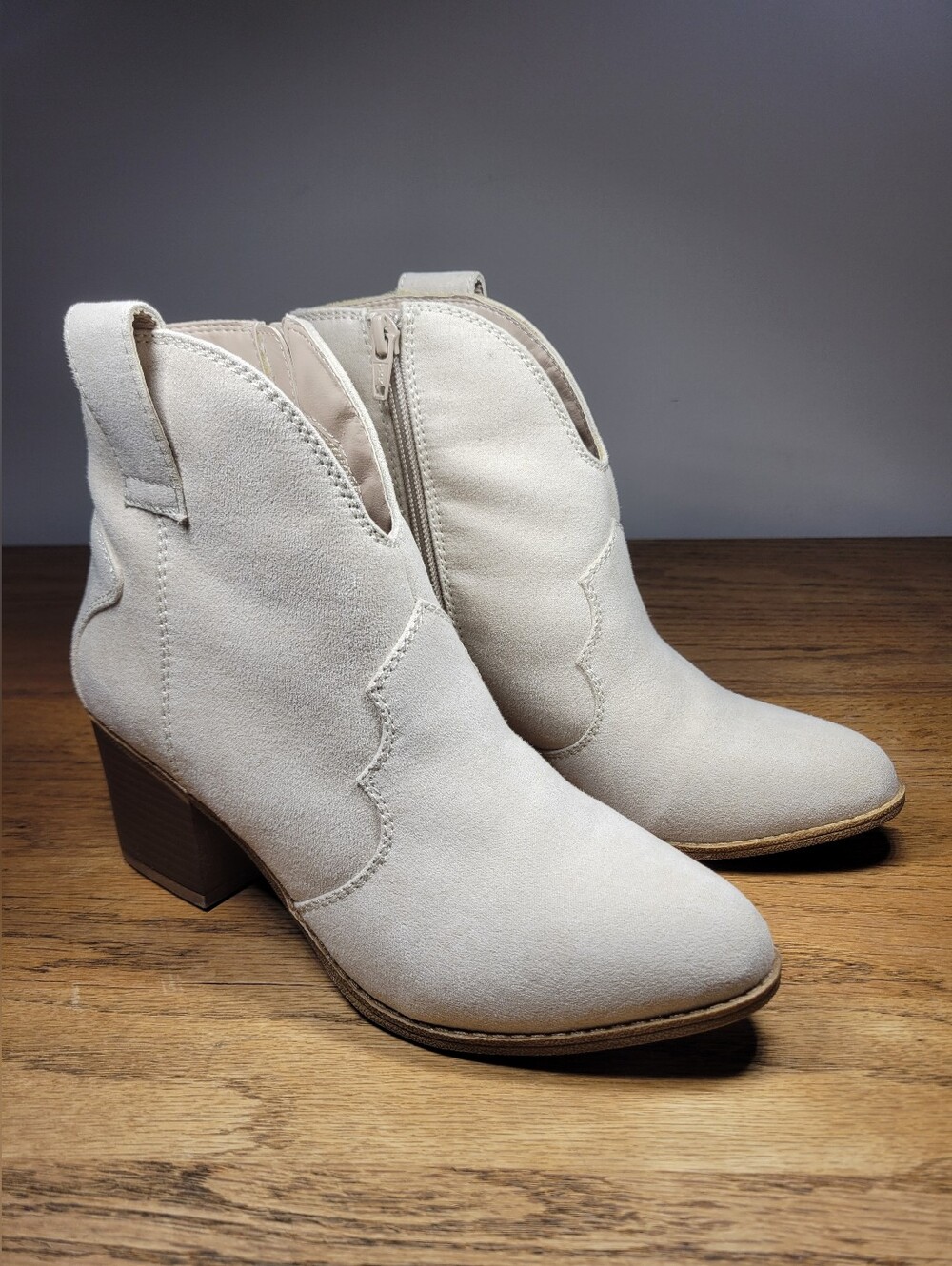 Sonoma San Juan 7M Cream Ivory White Western Boots Faux Suede Cowgirl Boho-Chic